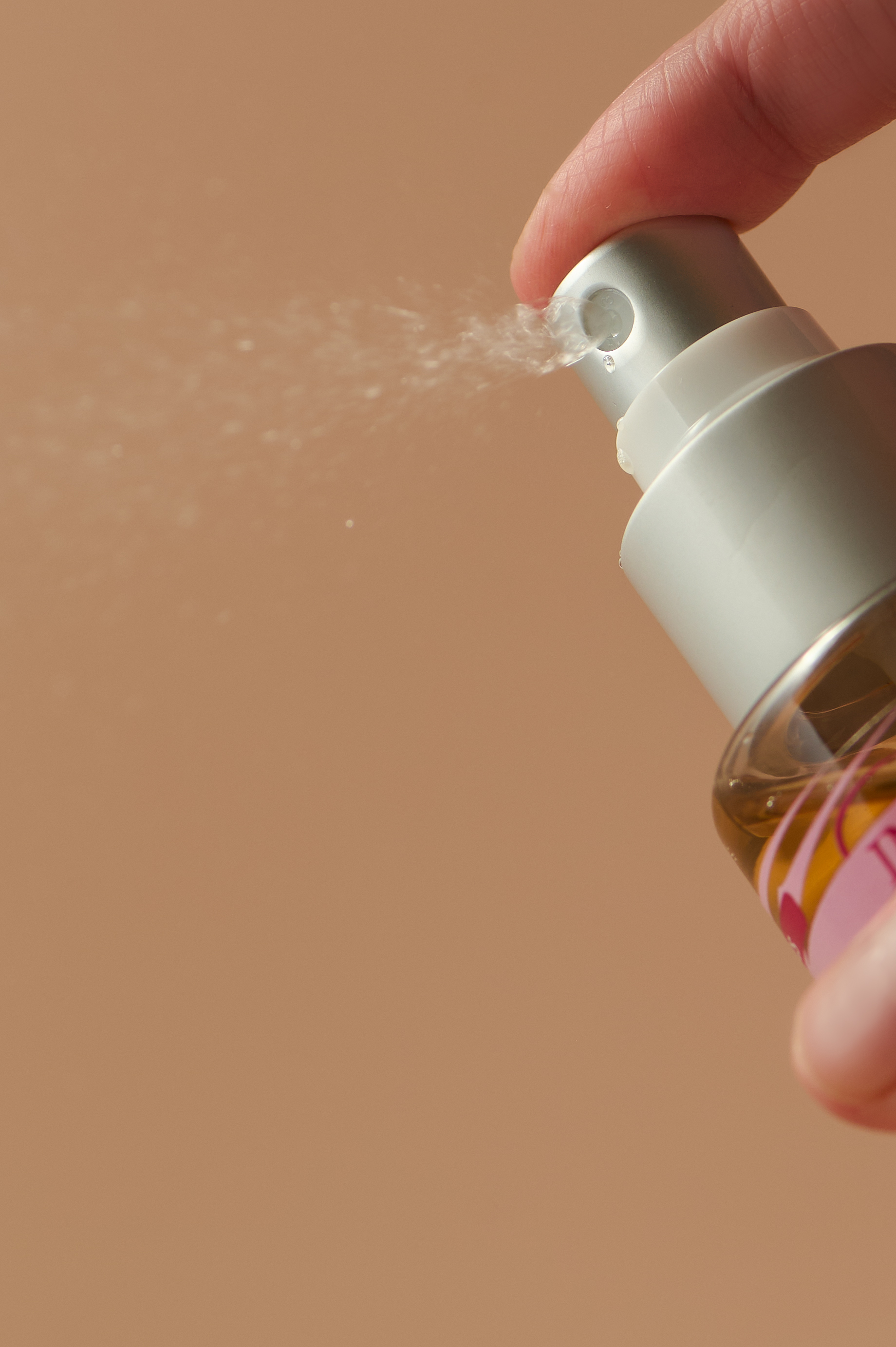 Фото Тонизирующий и противовоспалительный спрей-тоник “DERMA DETOX” для чувствительной кожи