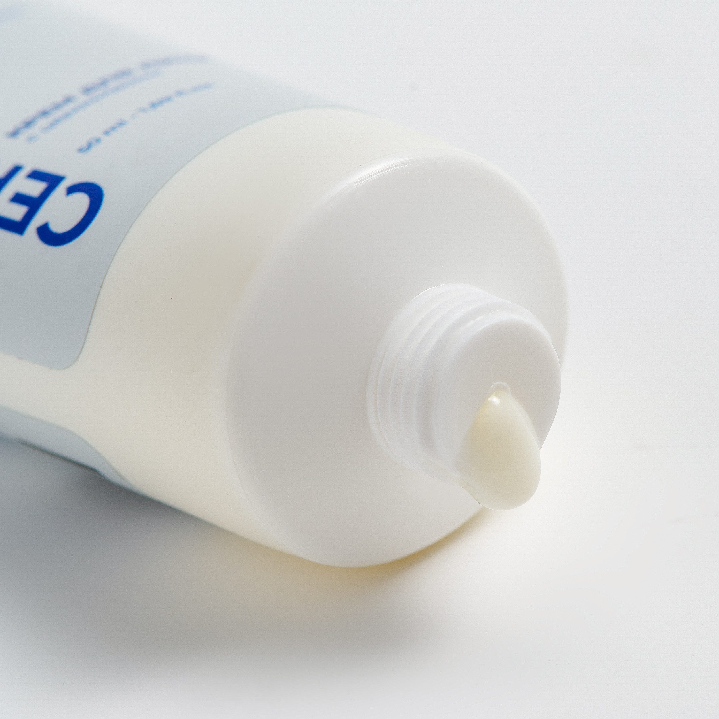 Фото Восстанавливающий крем с церамидами и липидами CERA LOCK