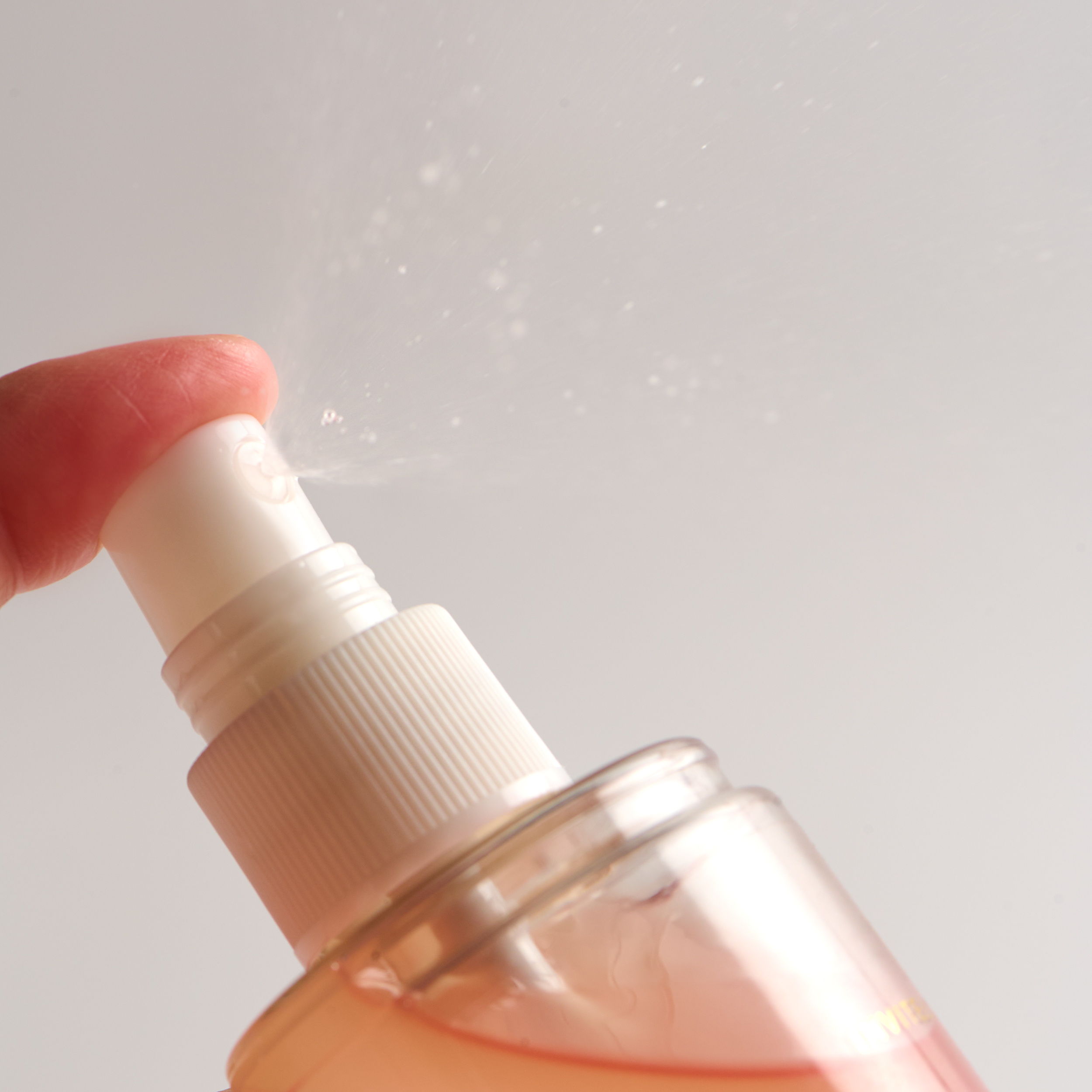 Фото Двухфазная спрей-сыворотка с трюфелем Truffe Éclat, 125 мл