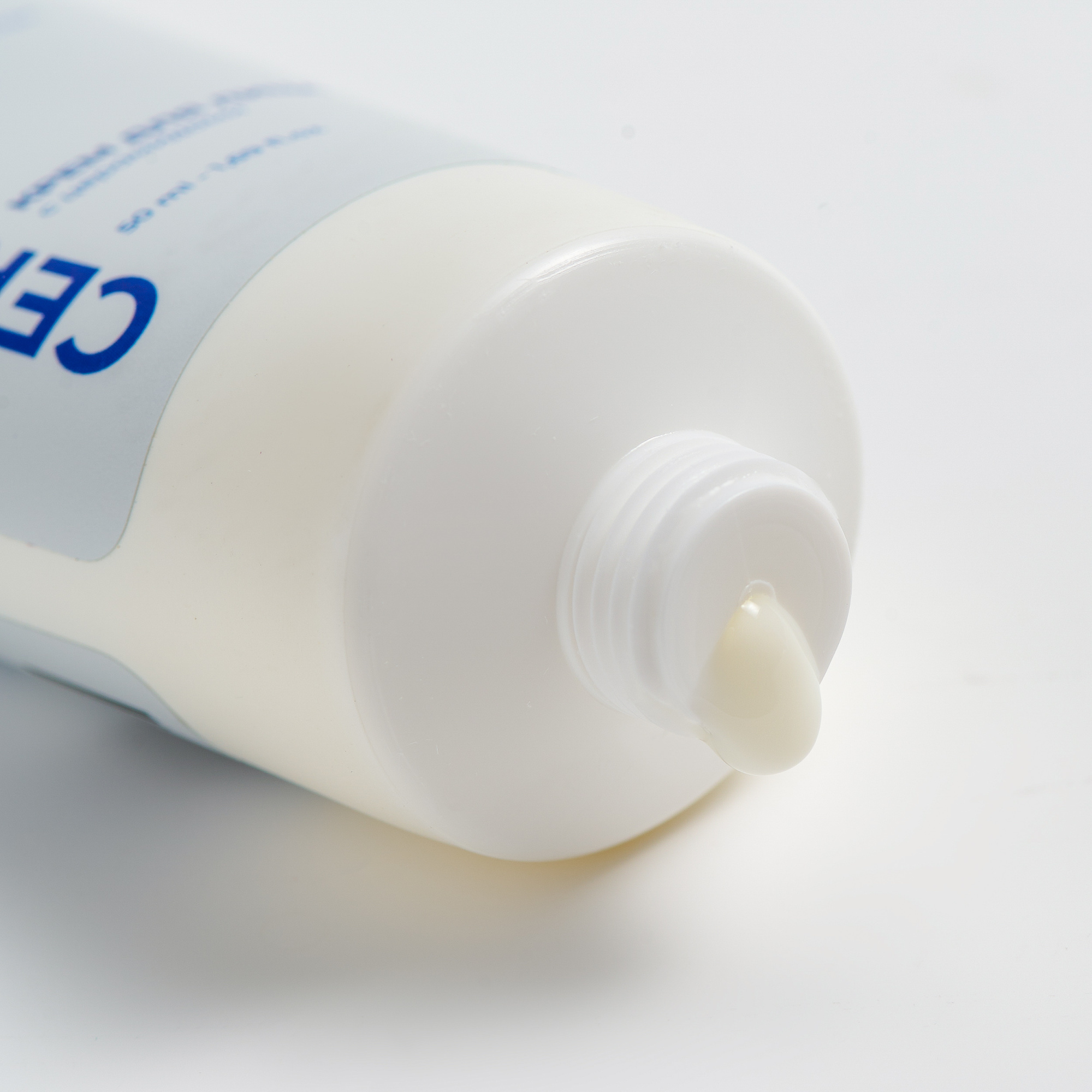 Фото Восстанавливающий крем с церамидами и липидами CERA LOCK