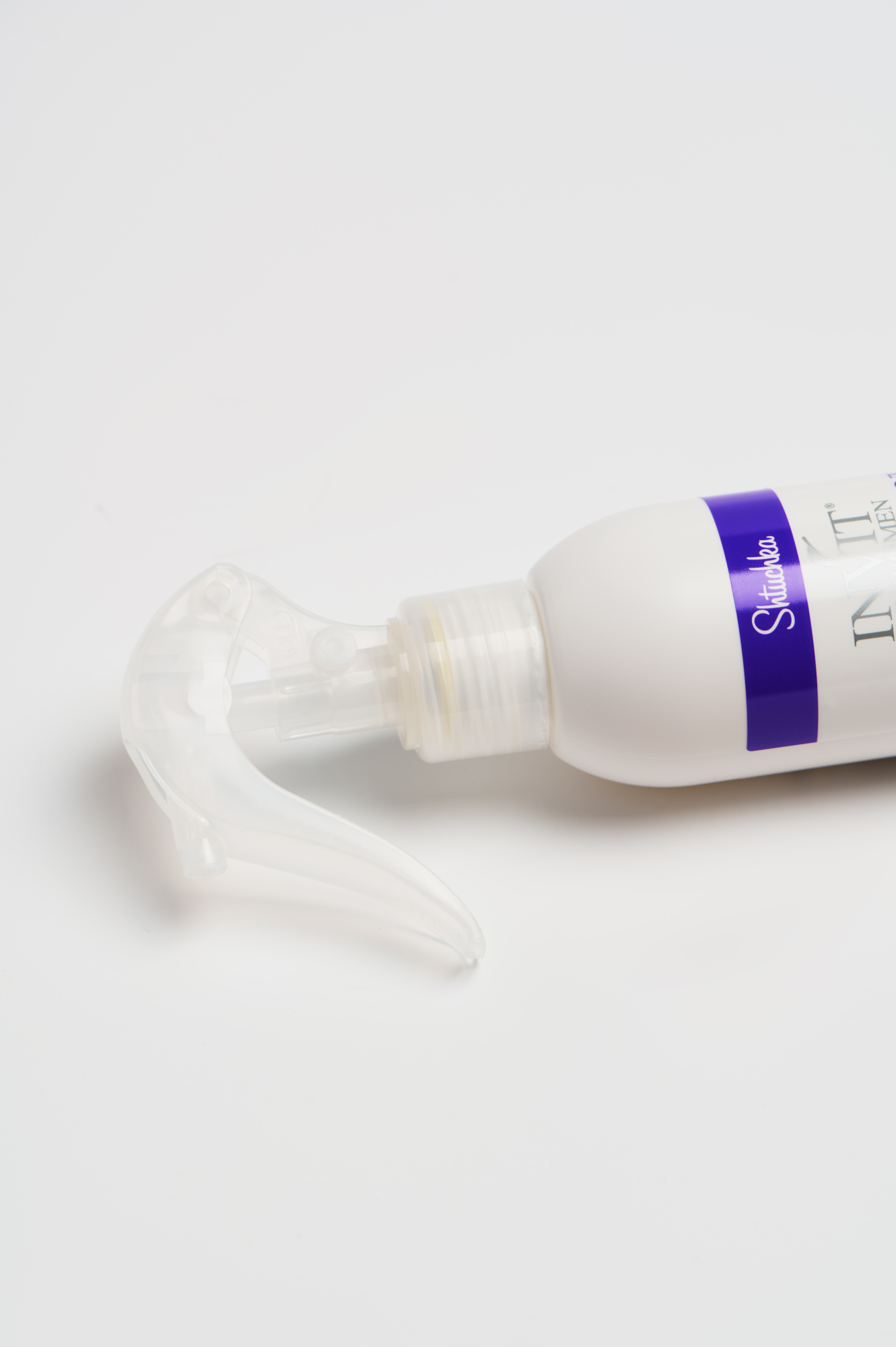 Фото Leave-in спрей для волос «Смородинка» с экстрактом черной смородины и маслом мяты, 200 мл.